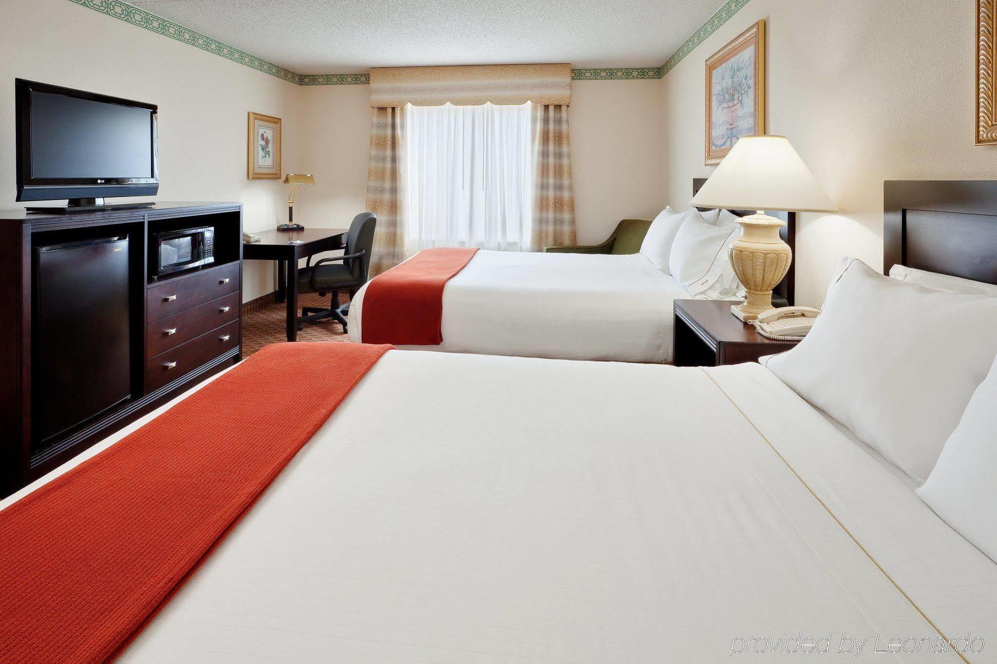 فندق فندق وأجنحة هوليداي إن إكسبريس إيستون الغرفة الصورة